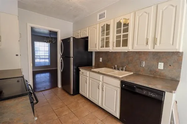 $1,550 | 5725 Townhouse Lane, Beaumont, TX 77707