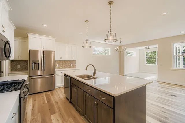 $629,900 | 5054 Dale Ridge Road, Woodbury, MN 55129