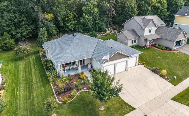 $540,000 | 2704 Oaklawn Drive, Northfield, MN 55057