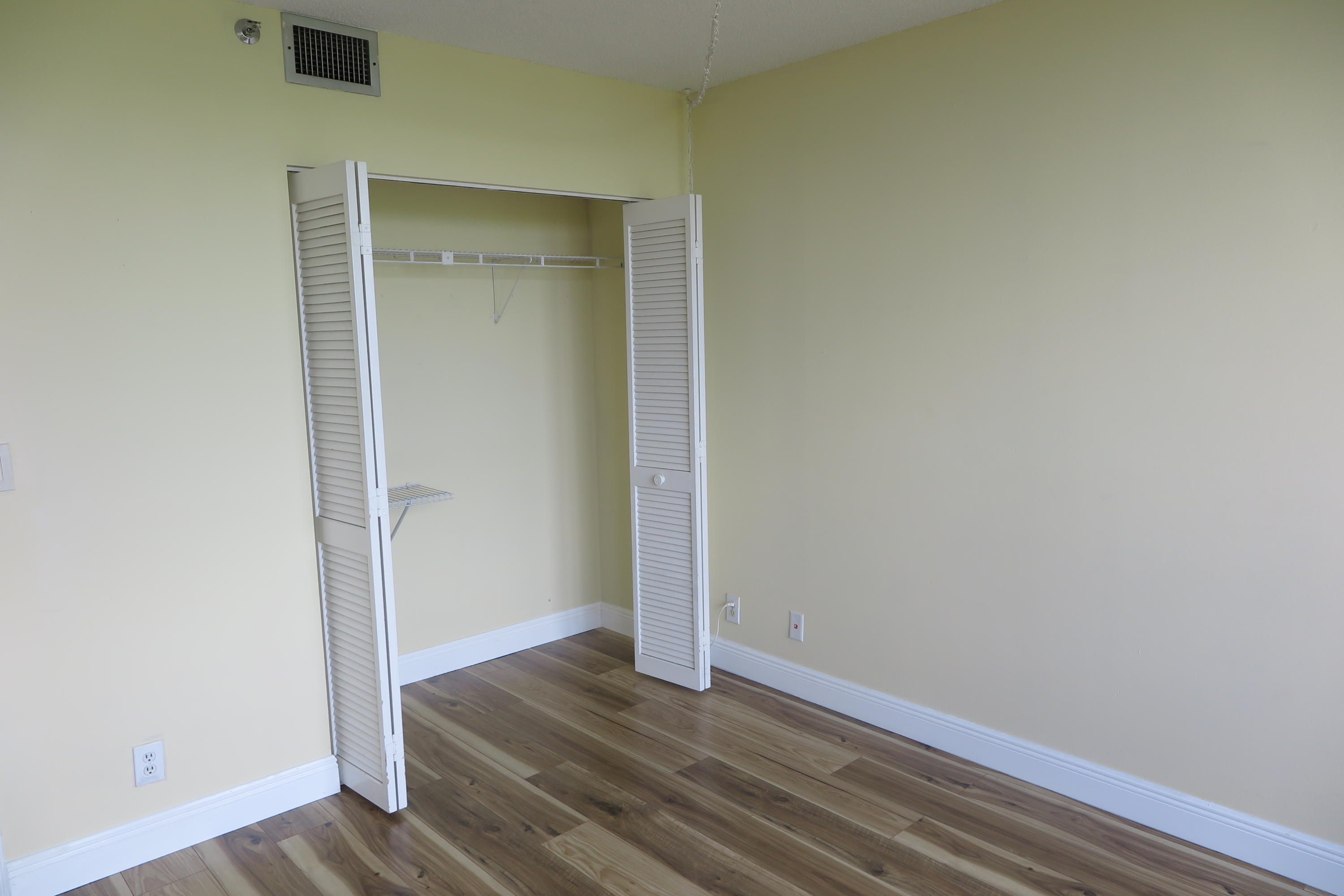 5951 Wellesley Park Drive, Unit 601 Boca Raton, FL 33433 - Photo 14 of 21 2nd bedroom