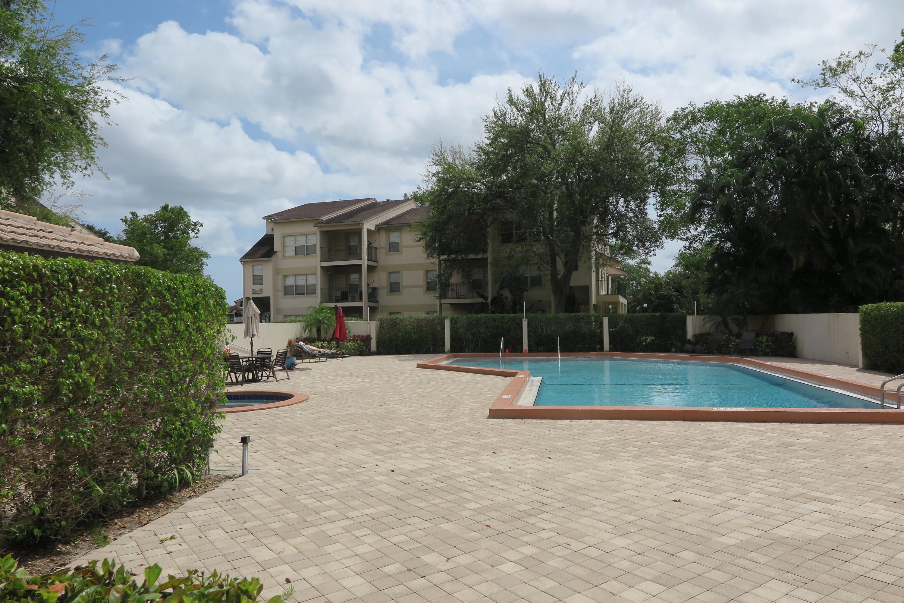 5951 Wellesley Park Drive, Unit 601 Boca Raton, FL 33433 - Photo 18 of 21 subdivision pool
