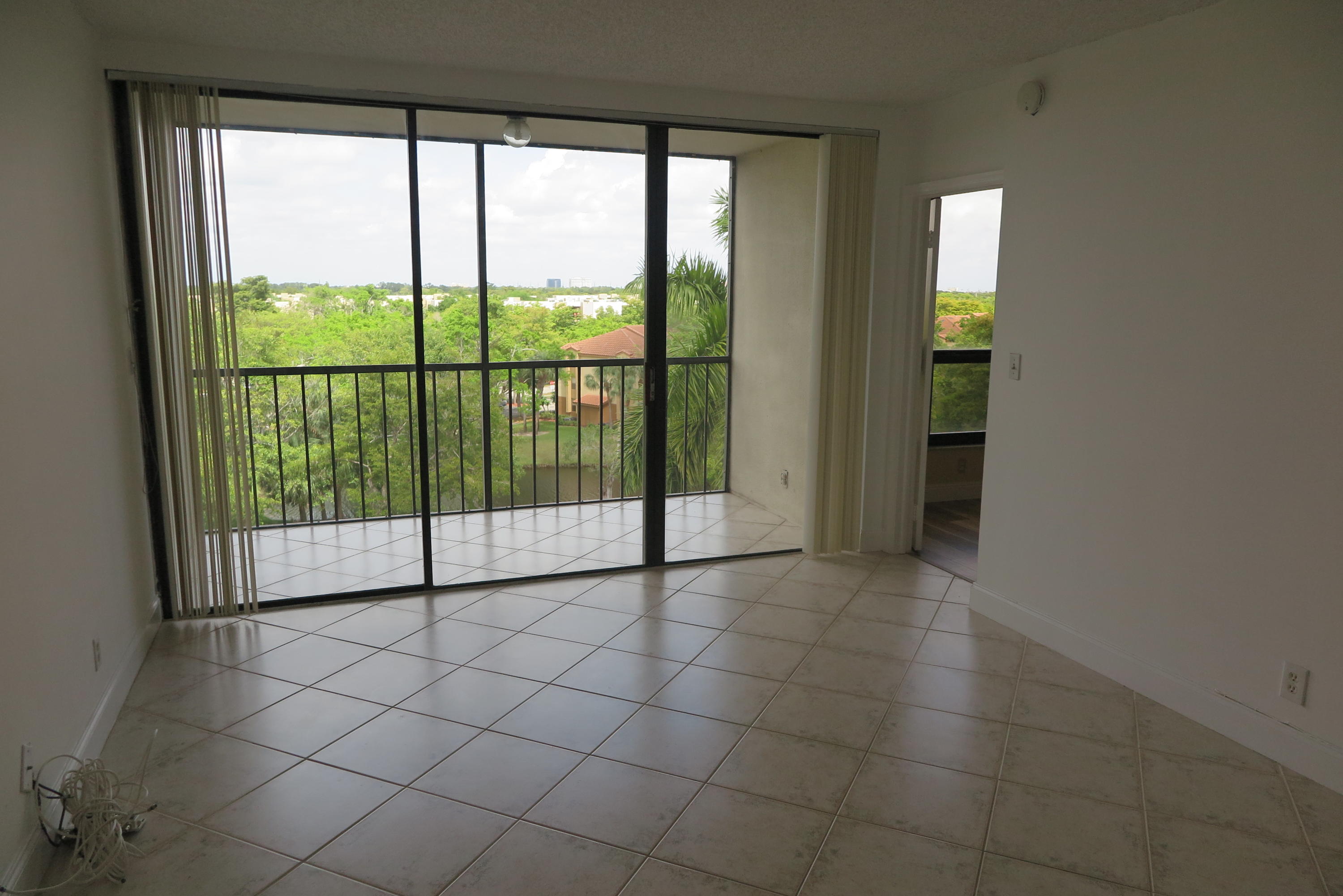 5951 Wellesley Park Drive, Unit 601 Boca Raton, FL 33433 - Photo 3 of 21 living room
