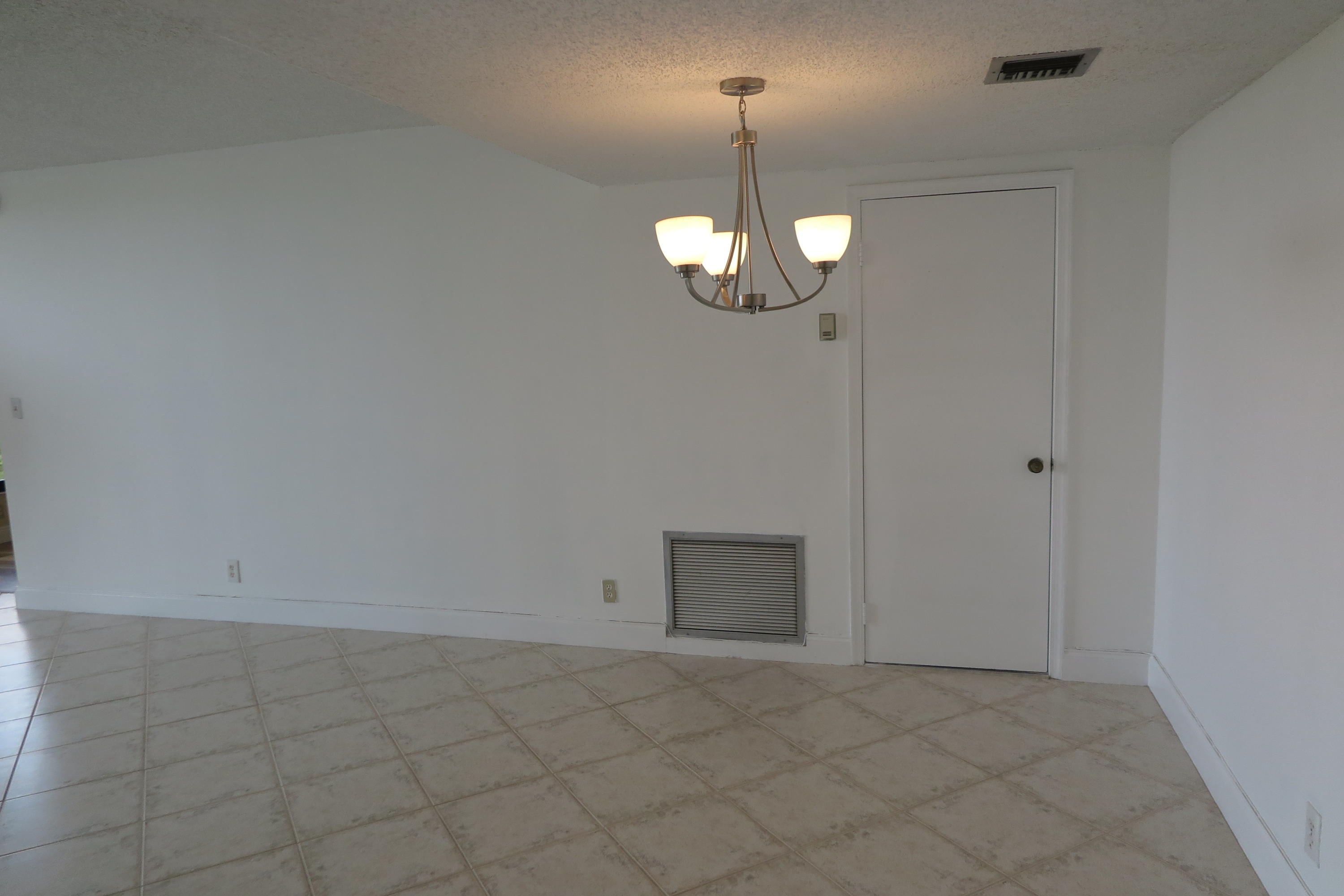 5951 Wellesley Park Drive, Unit 601 Boca Raton, FL 33433 - Photo 4 of 21 dining room