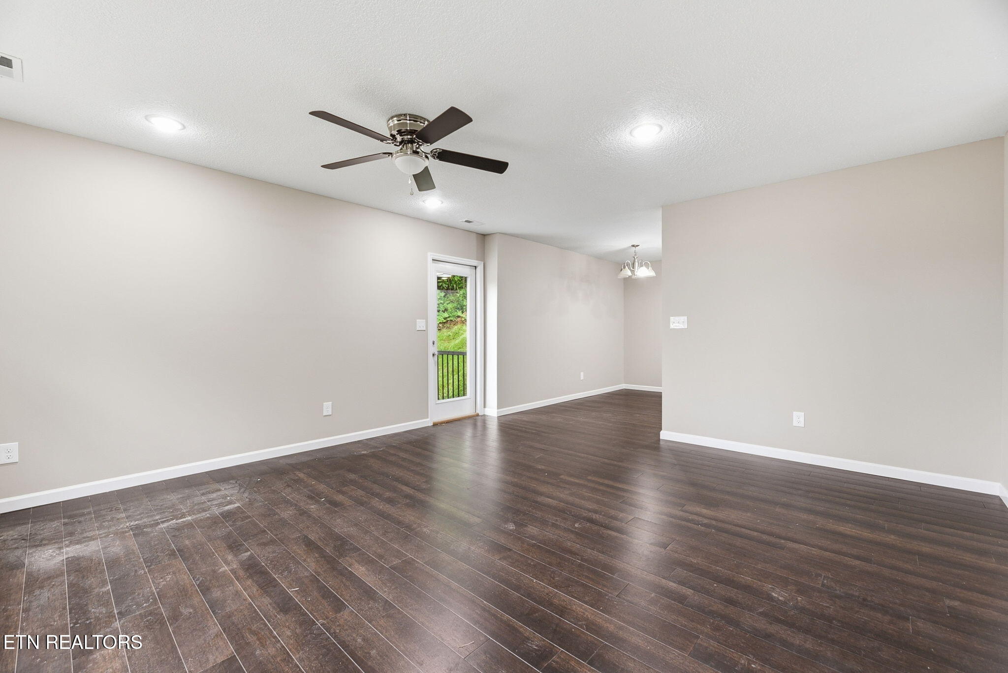 513 Hillcrest Street Clinton, TN 37716 - Photo 4 of 19 513 lr