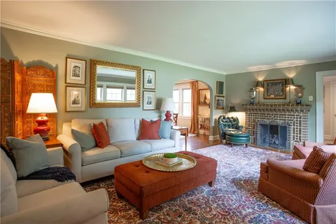 $735,000 | 604 West 70th Street, Kansas City, MO 64113