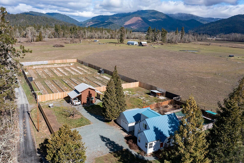 6430 Holland Loop Road Cave Junction, OR 97523 - Photo 2 of 53 1