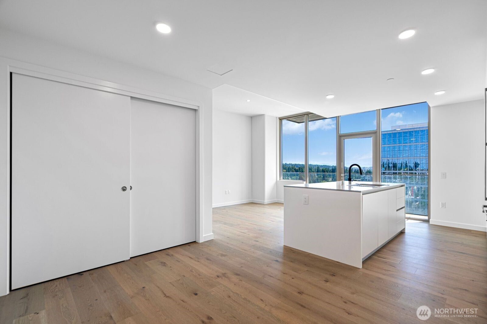 10232 Northeast 10th Street, Unit 1207 Bellevue, WA 98004 - Photo 19 of 28