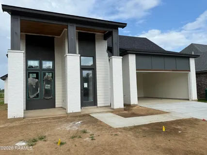 $389,860 | 104 Fountain Mdw Drive, Broussard, LA 70518