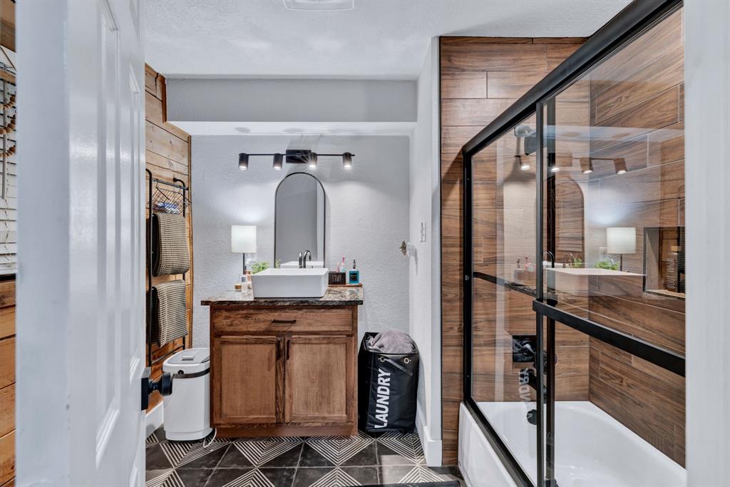 7940 Dick Price Road Mansfield, TX 76063 - Photo 19 of 40 Additional en suite bath for the second primary bedroom