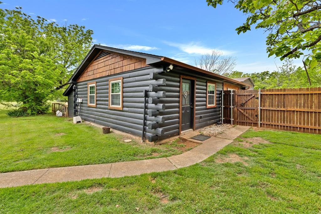 7940 Dick Price Road Mansfield, TX 76063 - Photo 30 of 40 Fully Equipped Guest Retreat