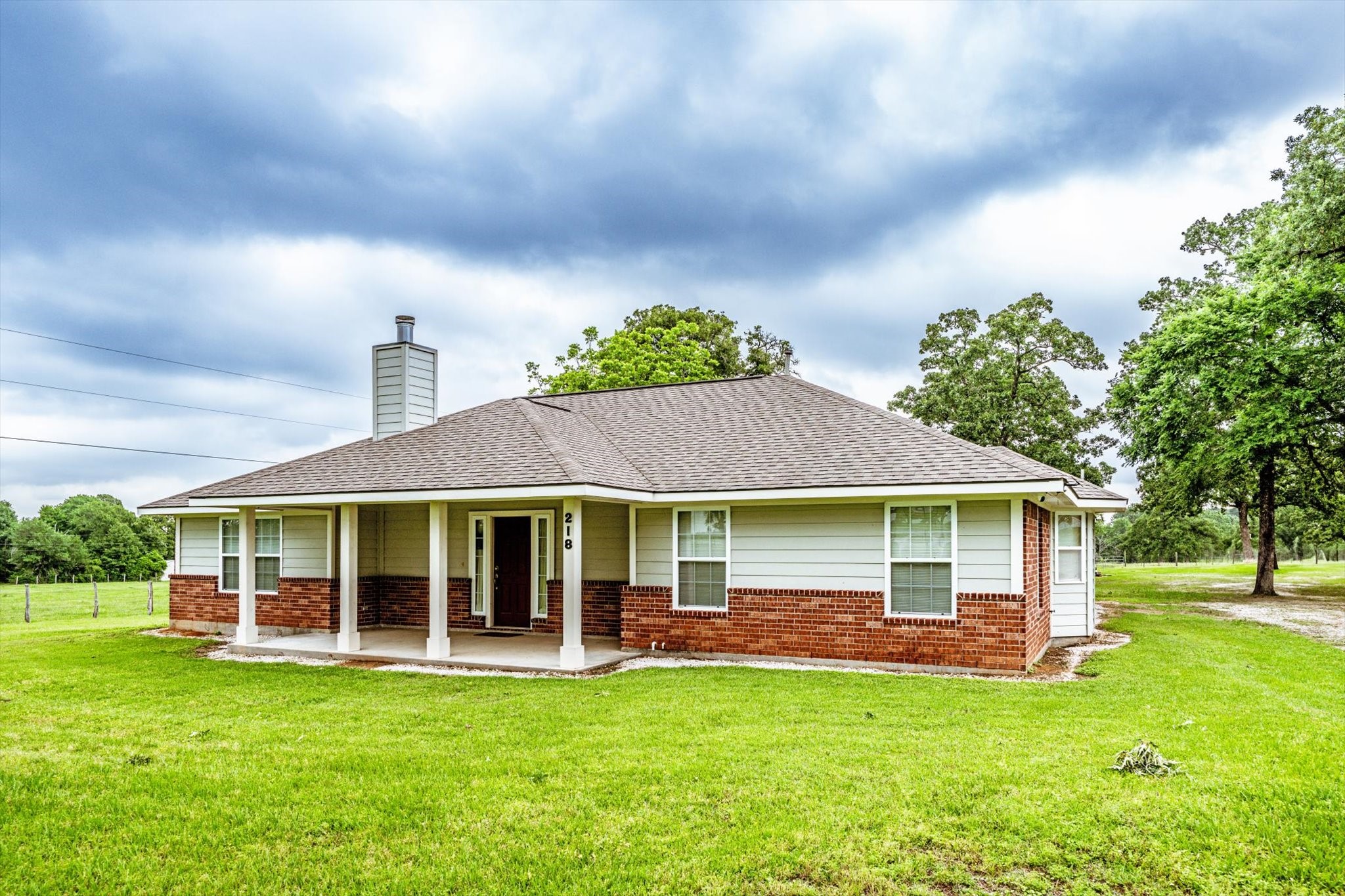 218 Rosenwall Road Huntsville, TX 77320 - Photo 2 of 39