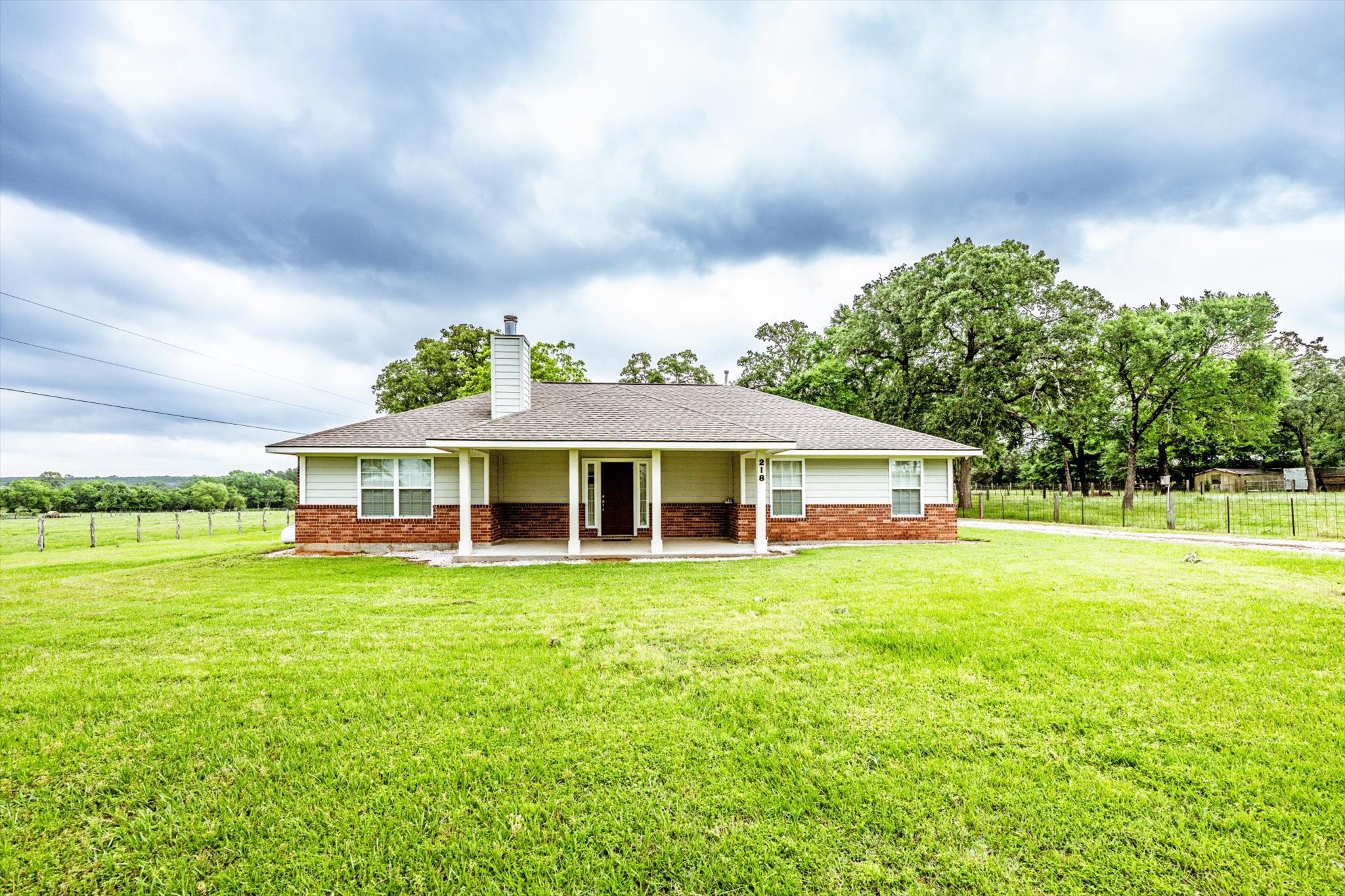 218 Rosenwall Road Huntsville, TX 77320 - Photo 7 of 39