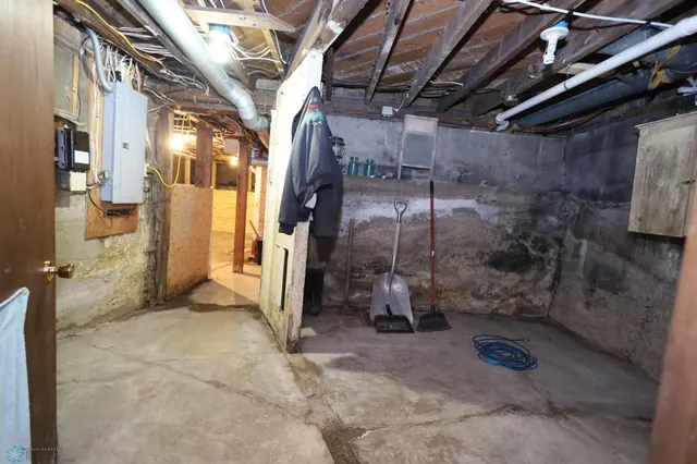 $225,000 | 120 2nd Street Northwest, Hillsboro, ND 58045