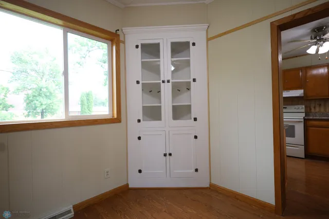 $225,000 | 120 2nd Street Northwest, Hillsboro, ND 58045