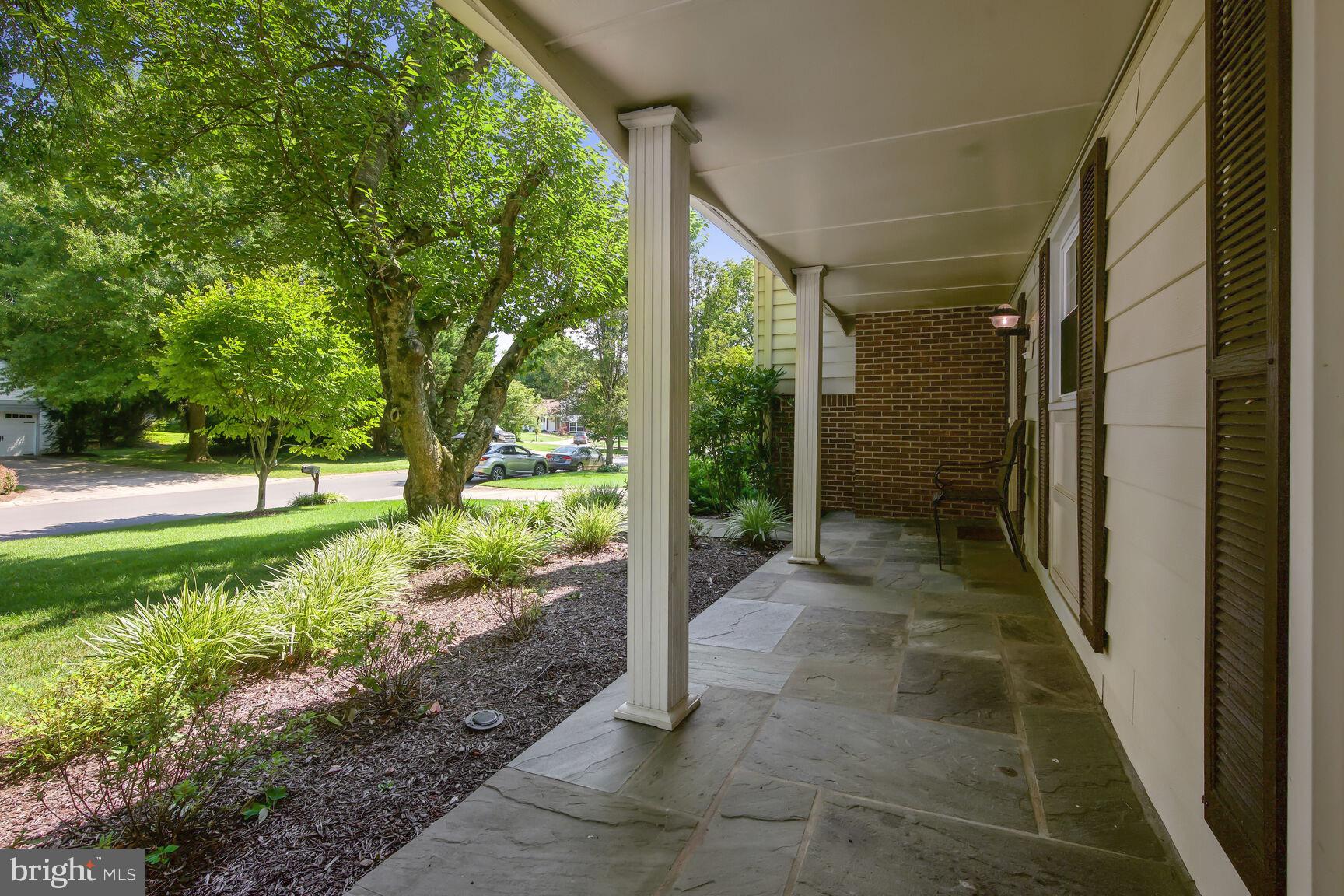 12904 North Commons Way Potomac, MD 20854 - Photo 4 of 32