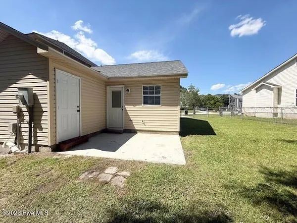 $1,300 | 1980 West Brandymill Lane, Jacksonville, NC 28546