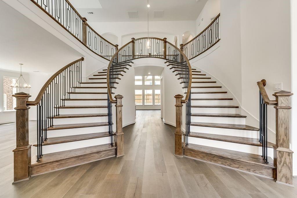 a view of entryway and hall