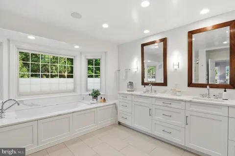 $2,600,000 | 7009 Symphony Court, McLean, VA 22101