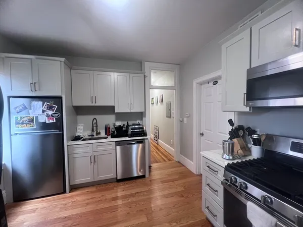 $6,500 | 247 L Street, Unit 2, Boston, MA 02127