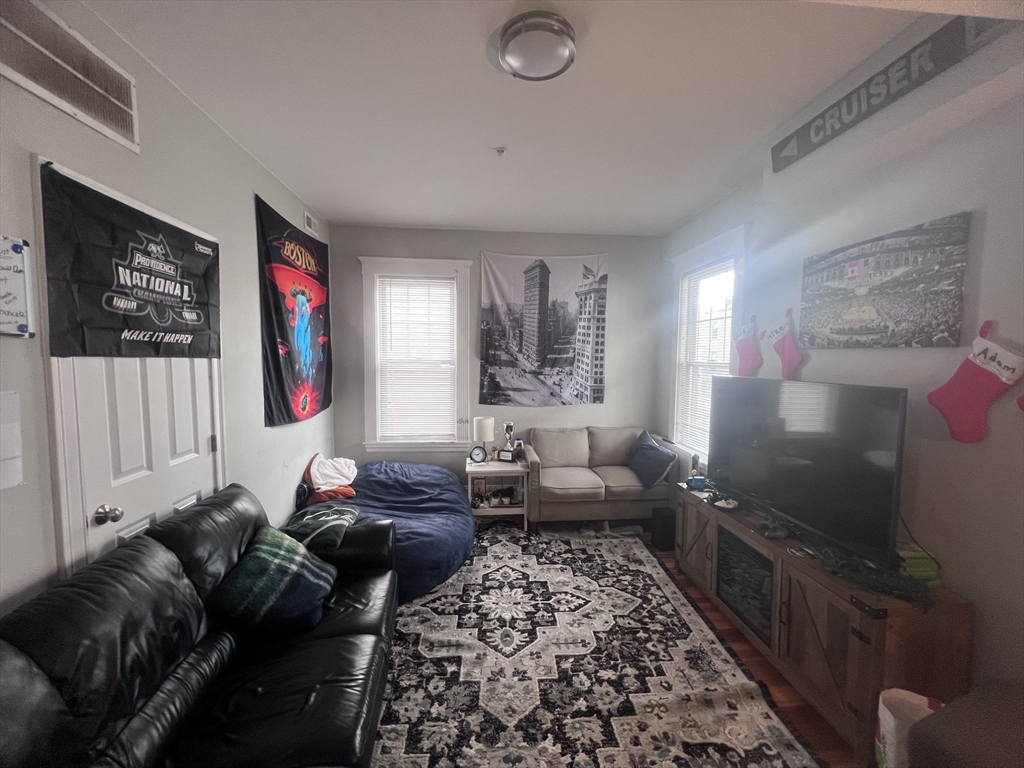 247 L Street, Unit 2 Boston, MA 02127 - Photo 4 of 24