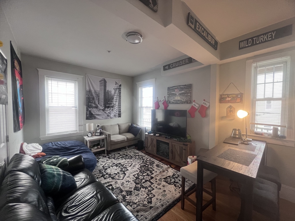 247 L Street, Unit 2 Boston, MA 02127 - Photo 5 of 24