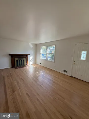 $2,995 | 3601 17th Street North, Arlington, VA 22207