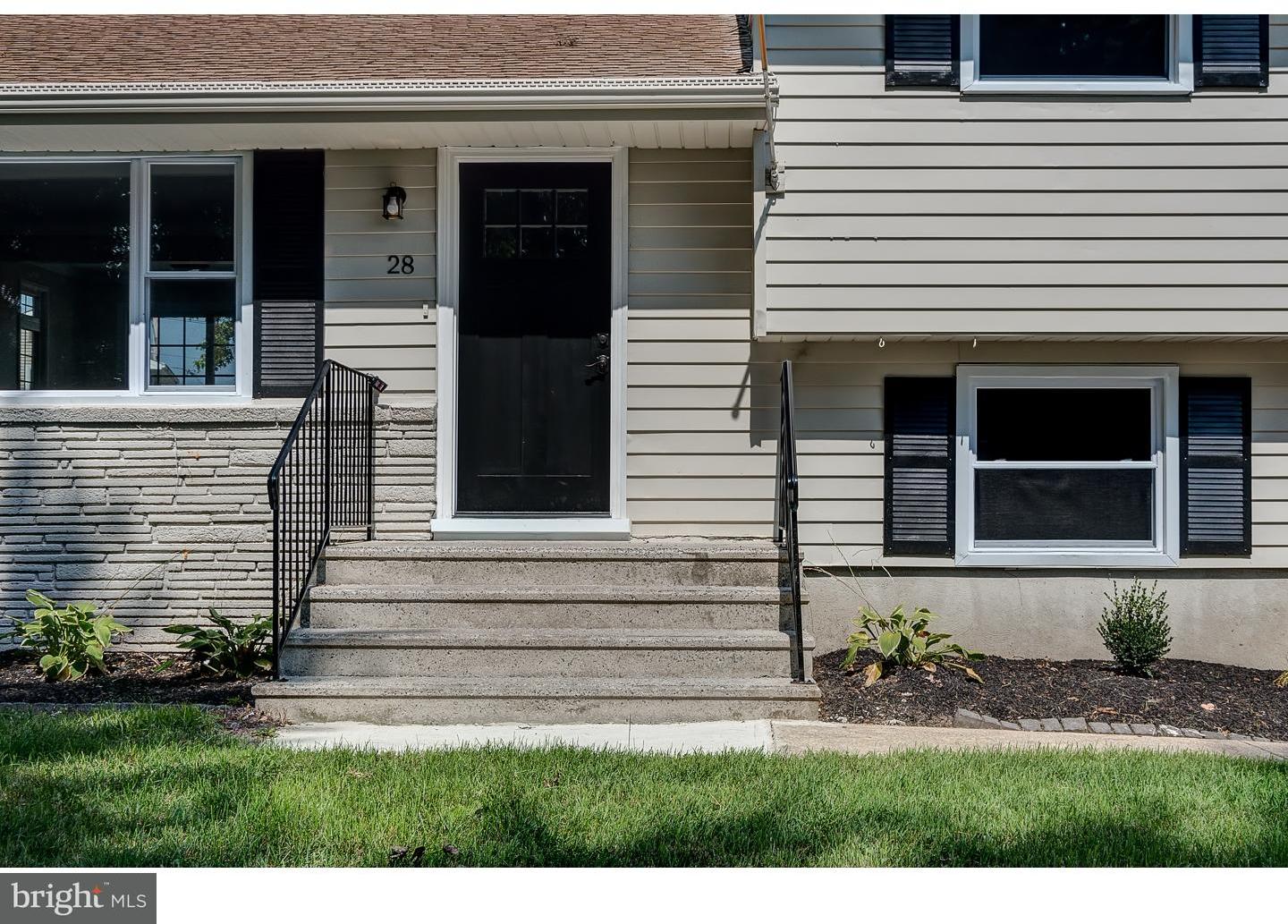 28 Spruce Road Burlington, NJ 08016 - Photo 3 of 24