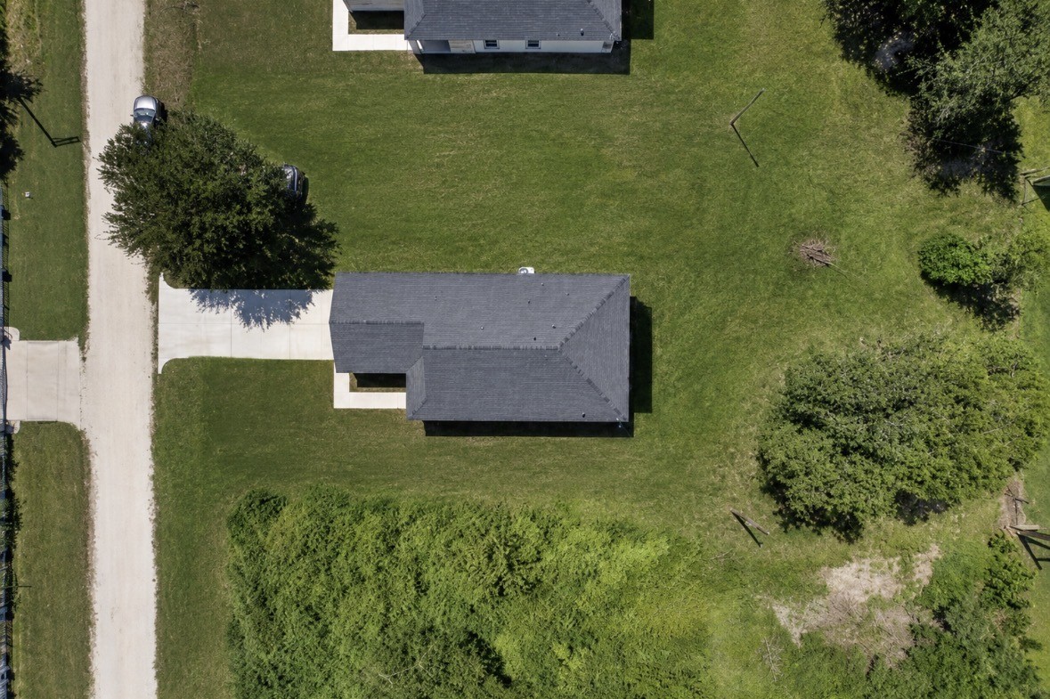531 Oleander Street Prairie View, TX 77484 - Photo 13 of 15 Not to close to the neighbors