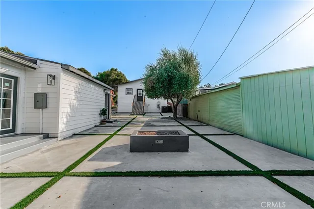 a front view of a house with garage