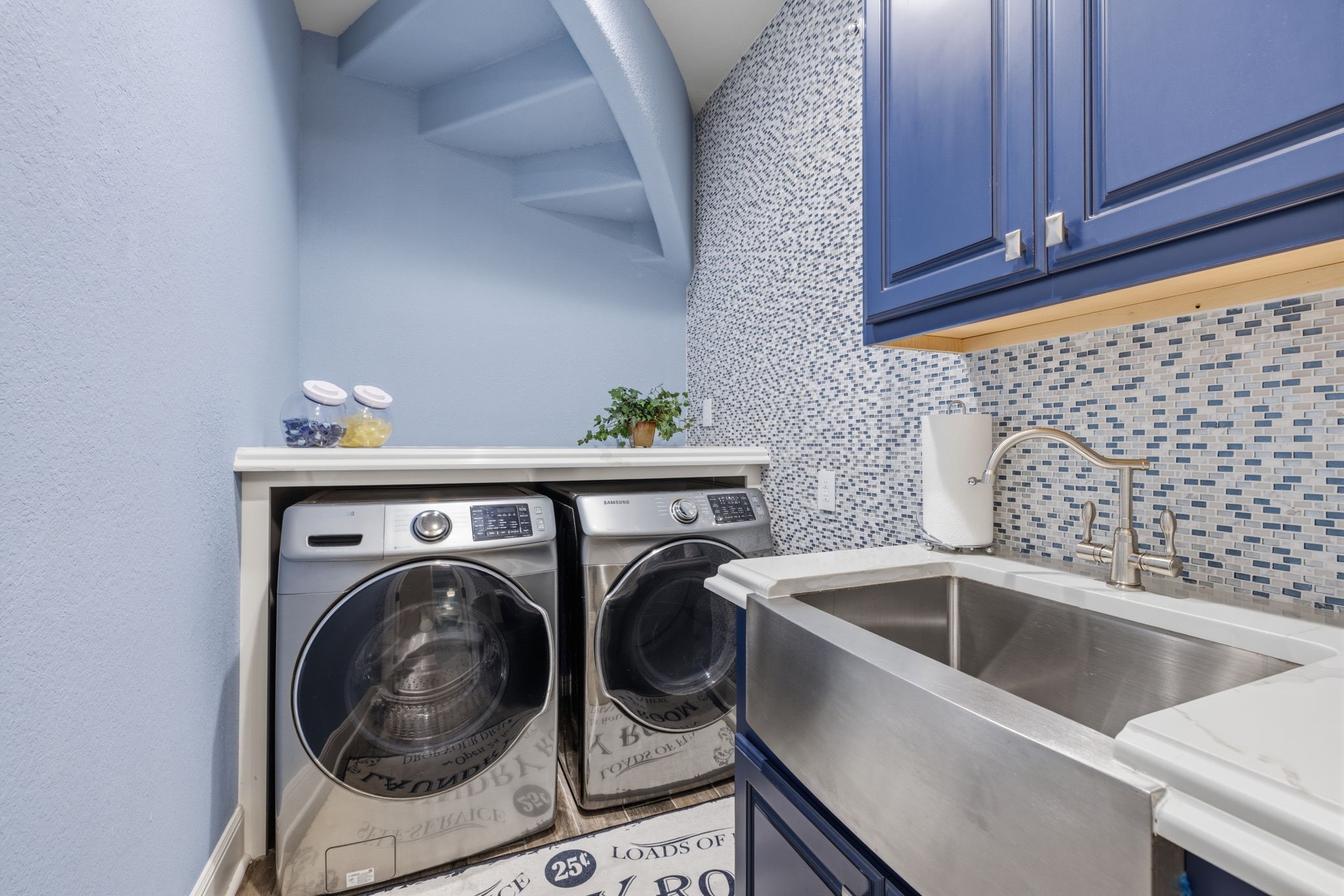 1214 Eversham Way Kingwood, TX 77339 - Photo 38 of 50 Laundry Room