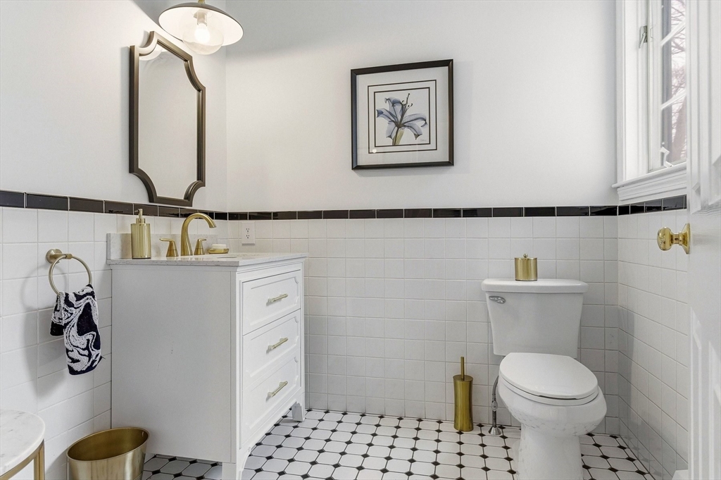 499 Chadwick Road Haverhill, MA 01835 - Photo 18 of 37