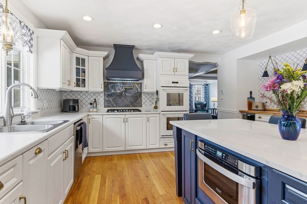 499 Chadwick Road Haverhill, MA 01835 - Photo 8 of 37