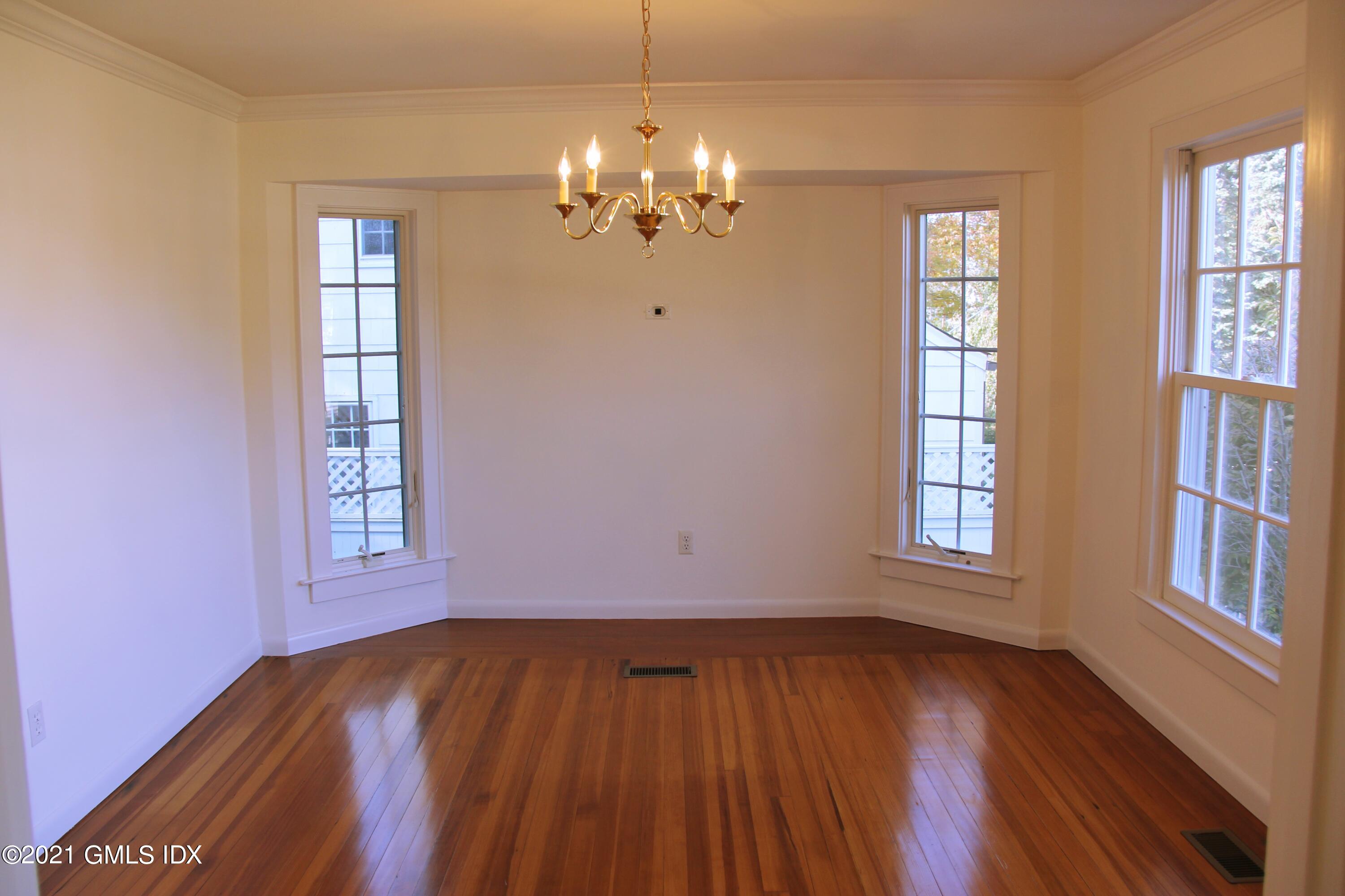 71 Benjamin Street Old Greenwich, CT 06870 - Photo 12 of 26 IMG_2177