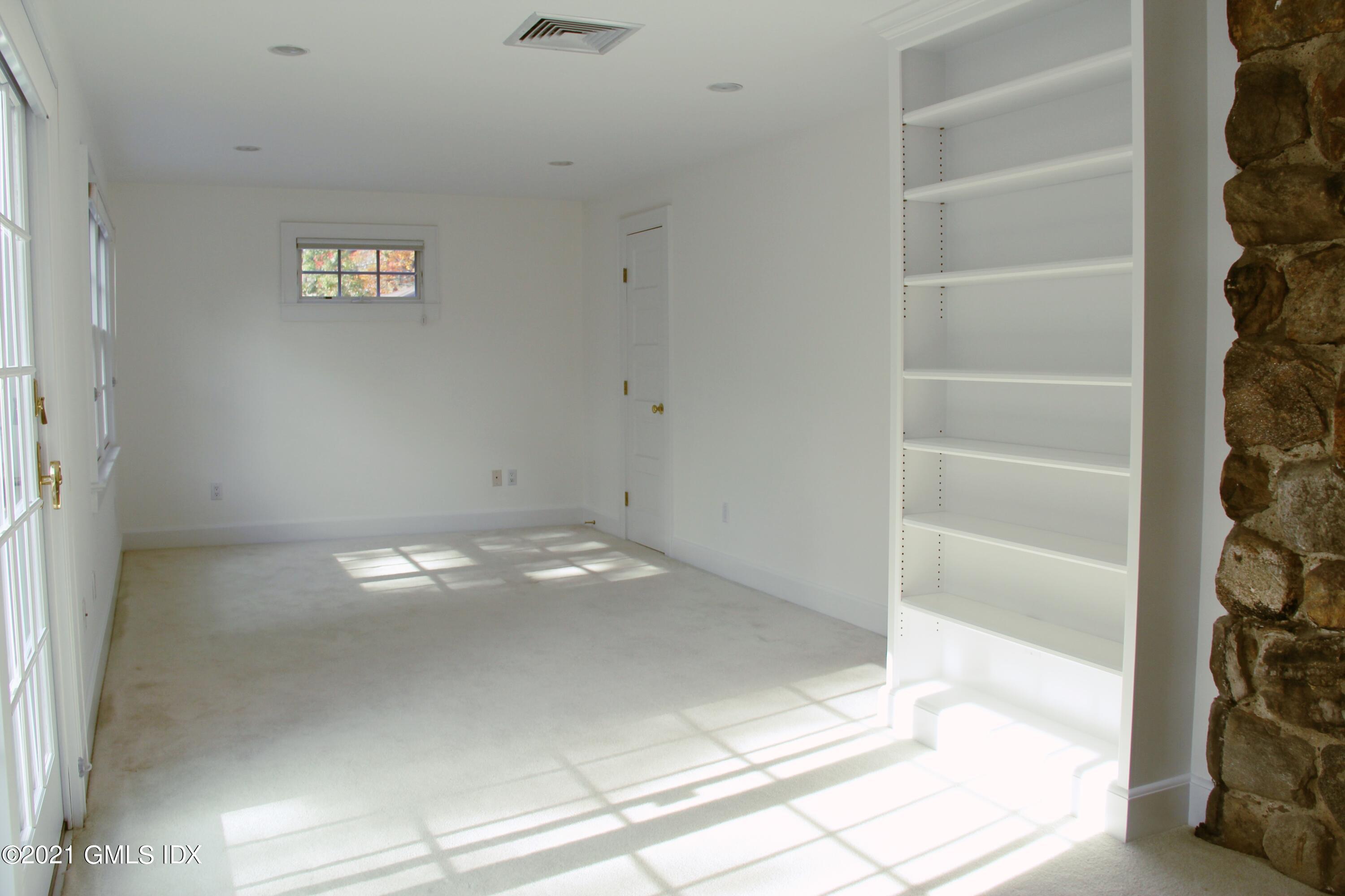 71 Benjamin Street Old Greenwich, CT 06870 - Photo 18 of 26 IMG_2203