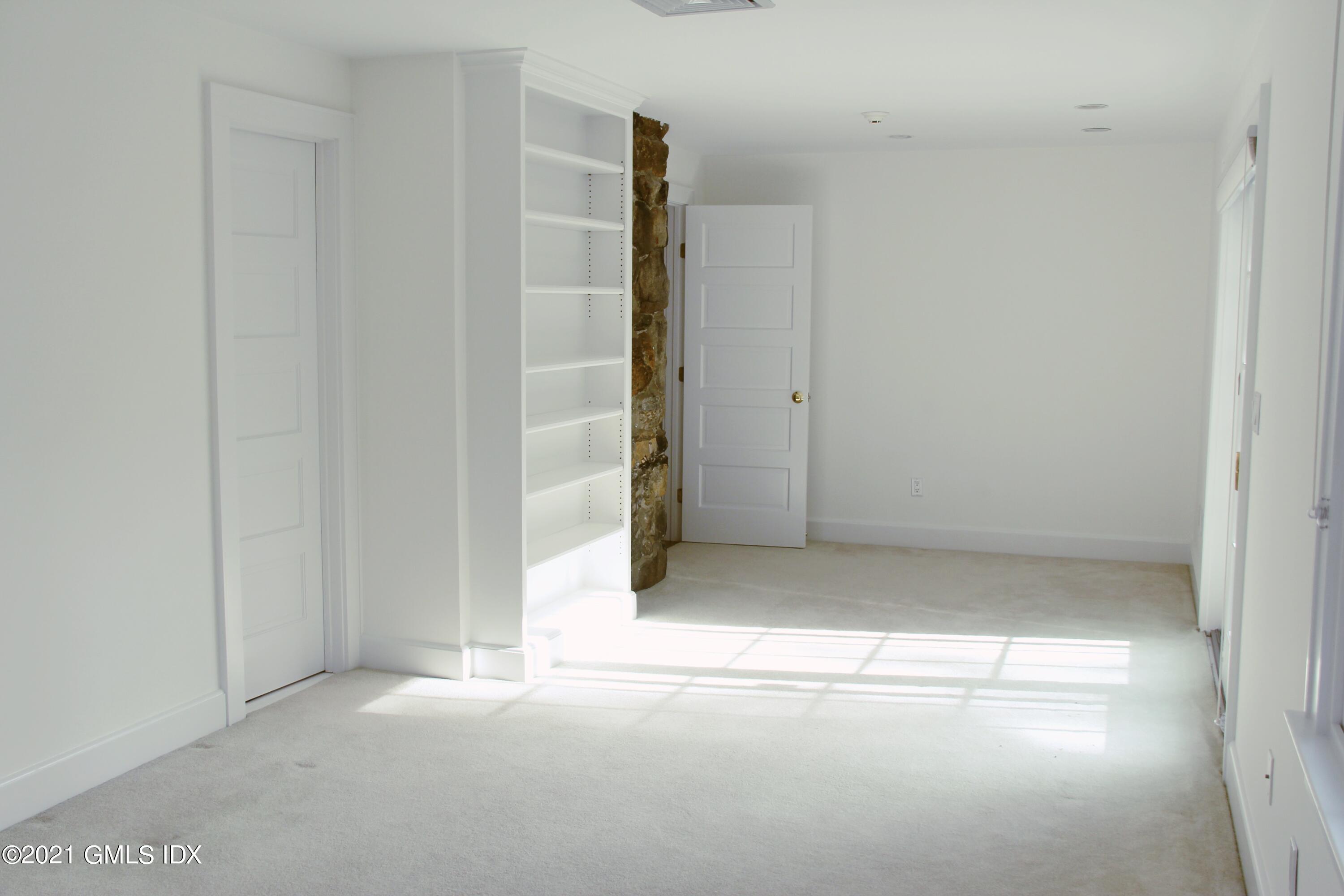 71 Benjamin Street Old Greenwich, CT 06870 - Photo 19 of 26 IMG_2204