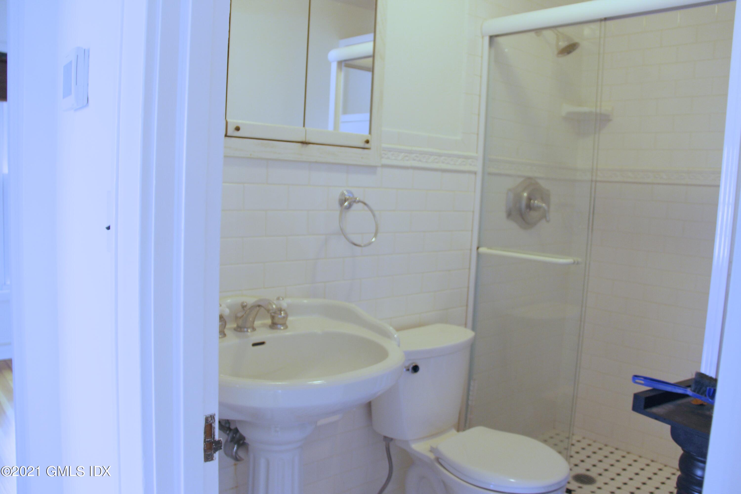 71 Benjamin Street Old Greenwich, CT 06870 - Photo 21 of 26 IMG_2192