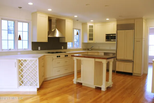 $12,500 | 71 Benjamin Street, Old Greenwich, CT 06870