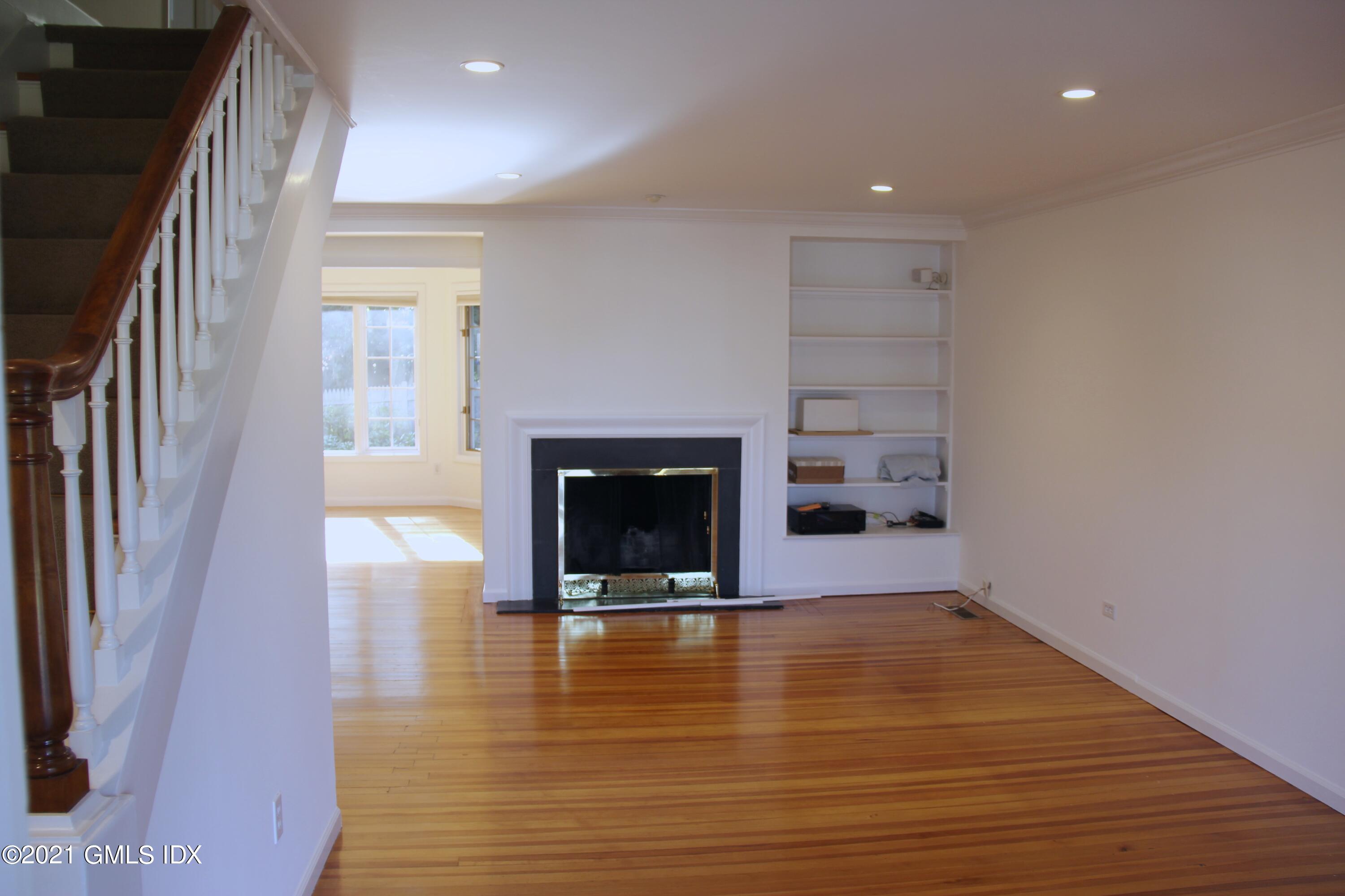 71 Benjamin Street Old Greenwich, CT 06870 - Photo 10 of 26 IMG_2176