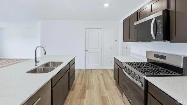 $289,900 | 984 Rookery Way, New Haven, IN 46774