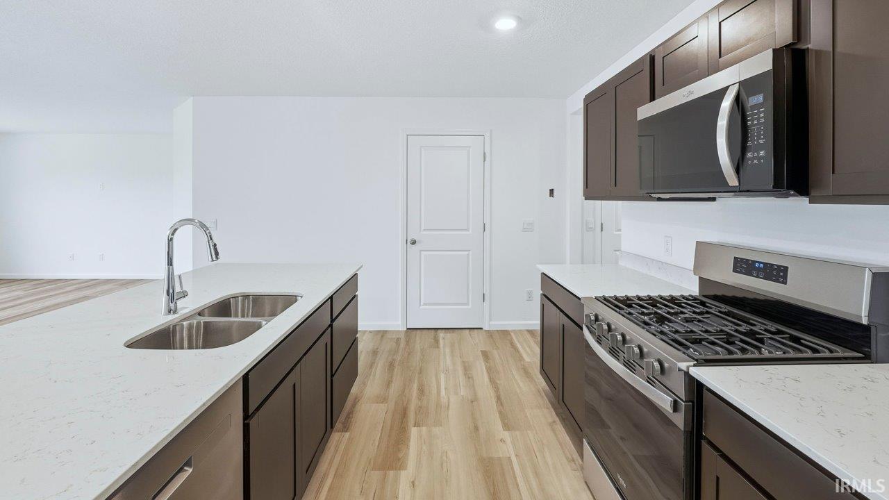 984 Rookery Way New Haven, IN 46774 - Photo 5 of 36