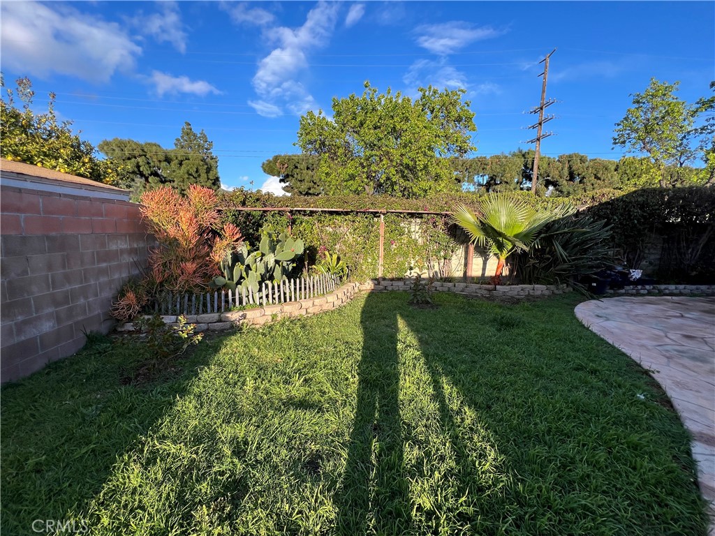 646 Boulder Street Fillmore, CA 93015 - Photo 5 of 10 a view of a garden