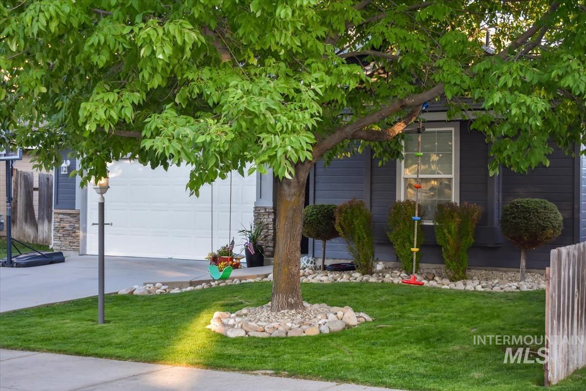 7579 West Middle Fork Street Boise, ID 83709 - Photo 3 of 39