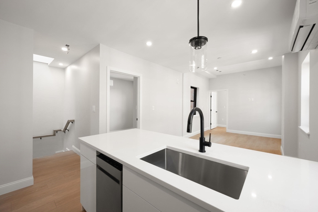 4 Hull Street Boston, MA 02113 - Photo 3 of 30 Gallery Image 3