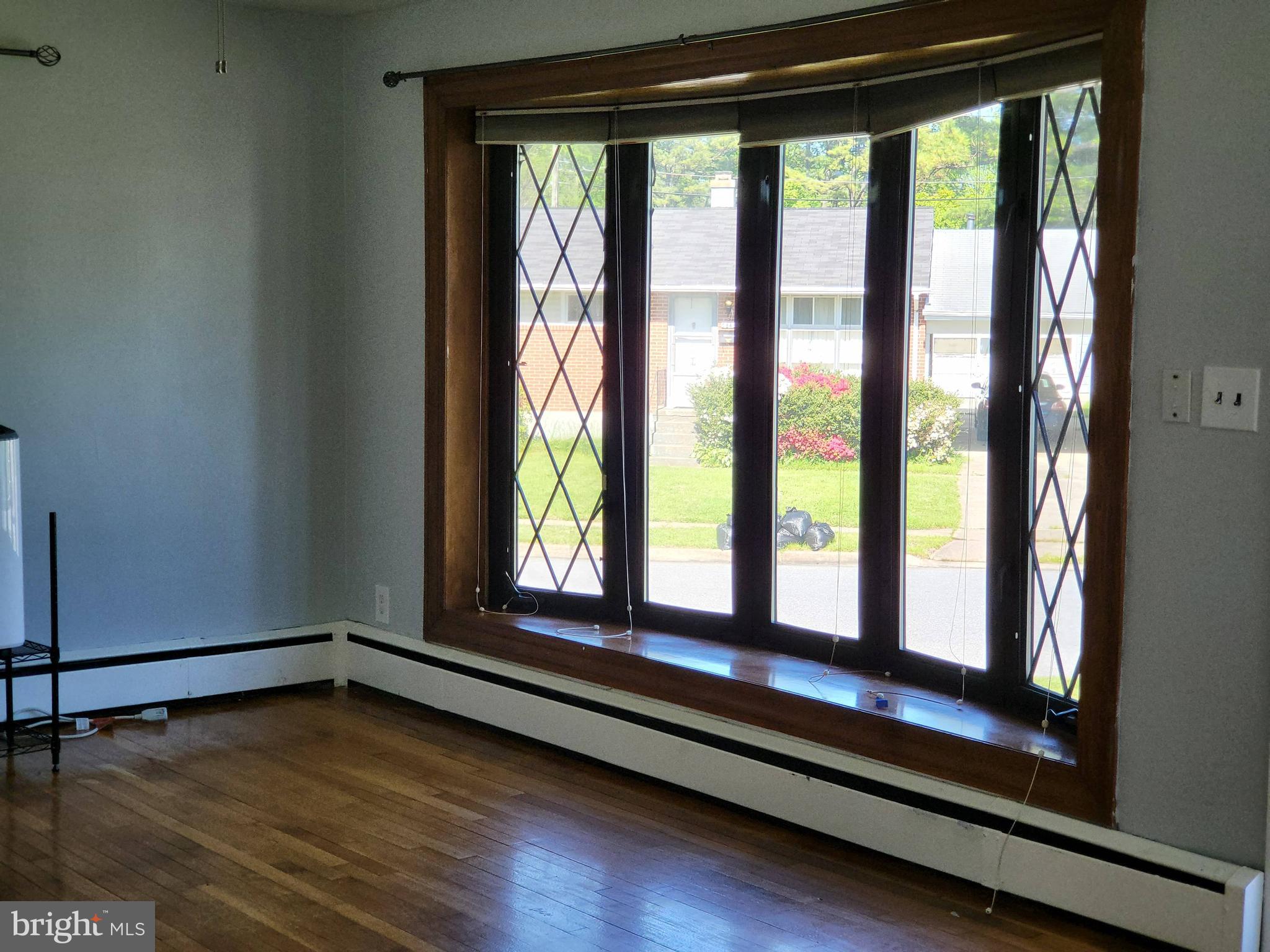 8600 Dovedale Road Randallstown, MD 21133 - Photo 4 of 20 Lovely Living Room bow window