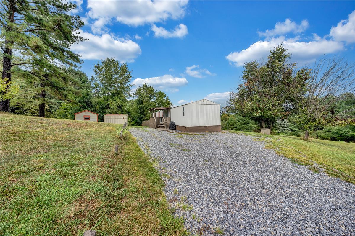 102 Ramblin Rose Road Vinton, VA 24179 - Photo 19 of 22 driveway