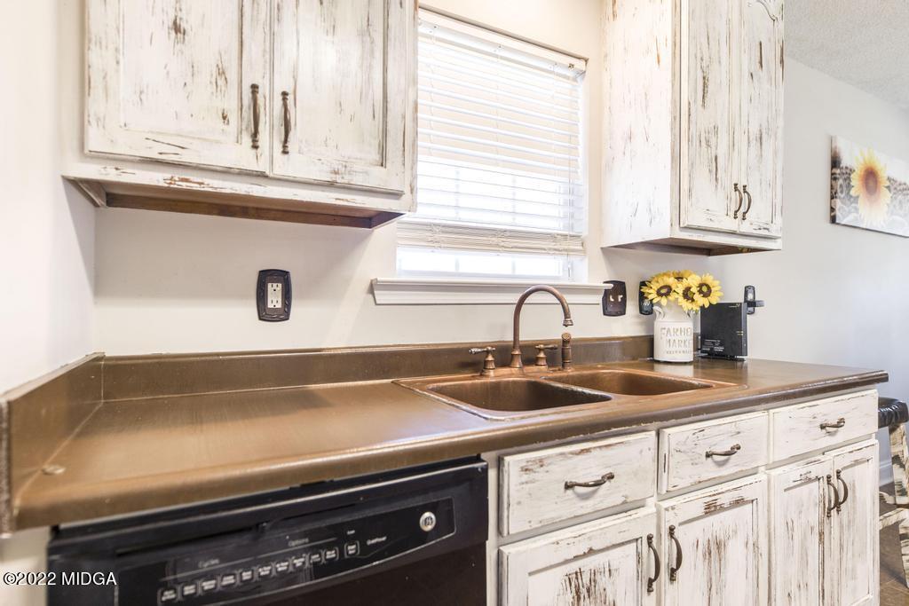 300 Weatherwood Road Kathleen, GA 31047 - Photo 13 of 33 300 Weatherwood Rd 13