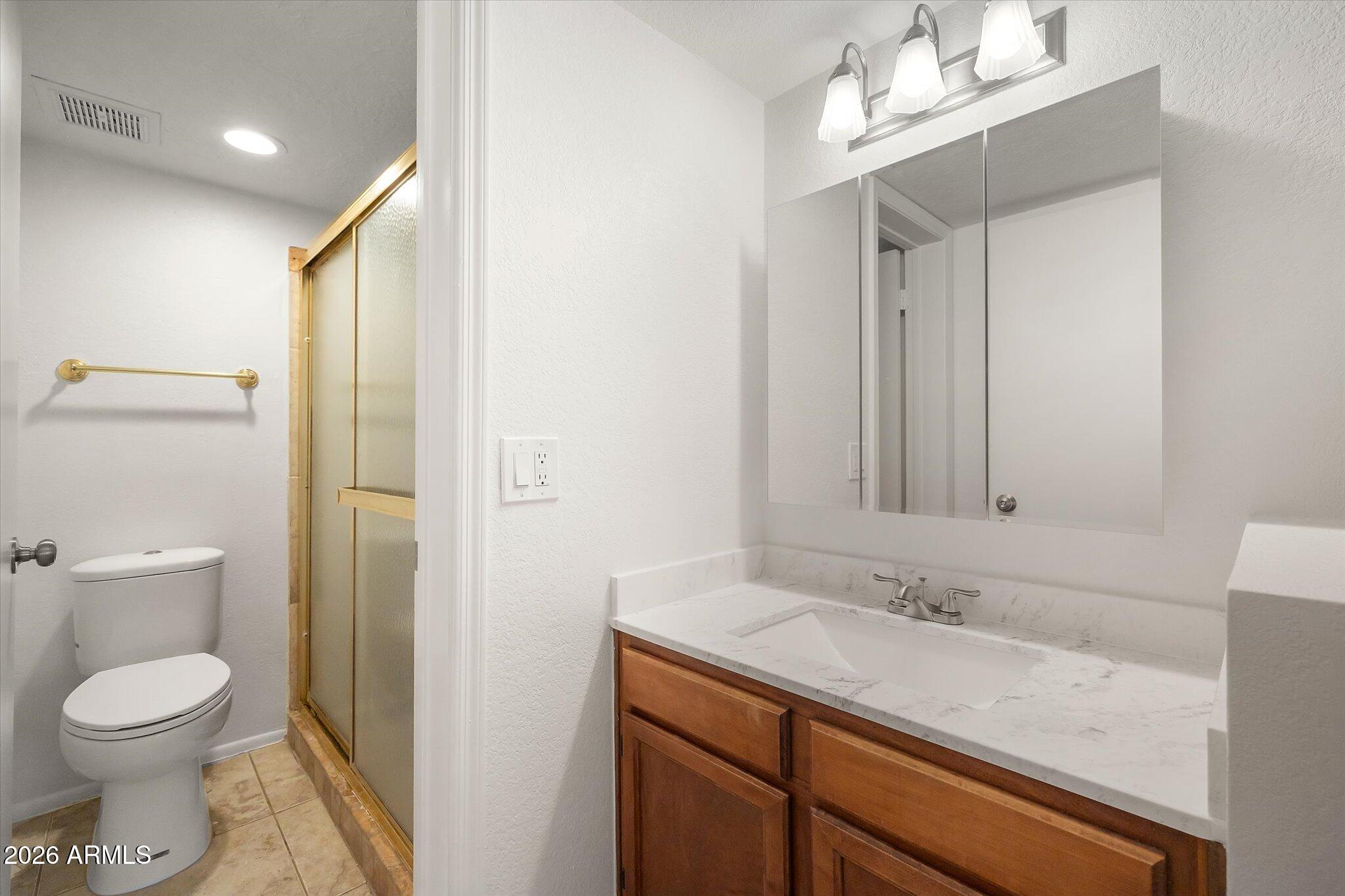 623 West Guadalupe Road, Unit 130 Mesa, AZ 85210 - Photo 24 of 29 primary bath