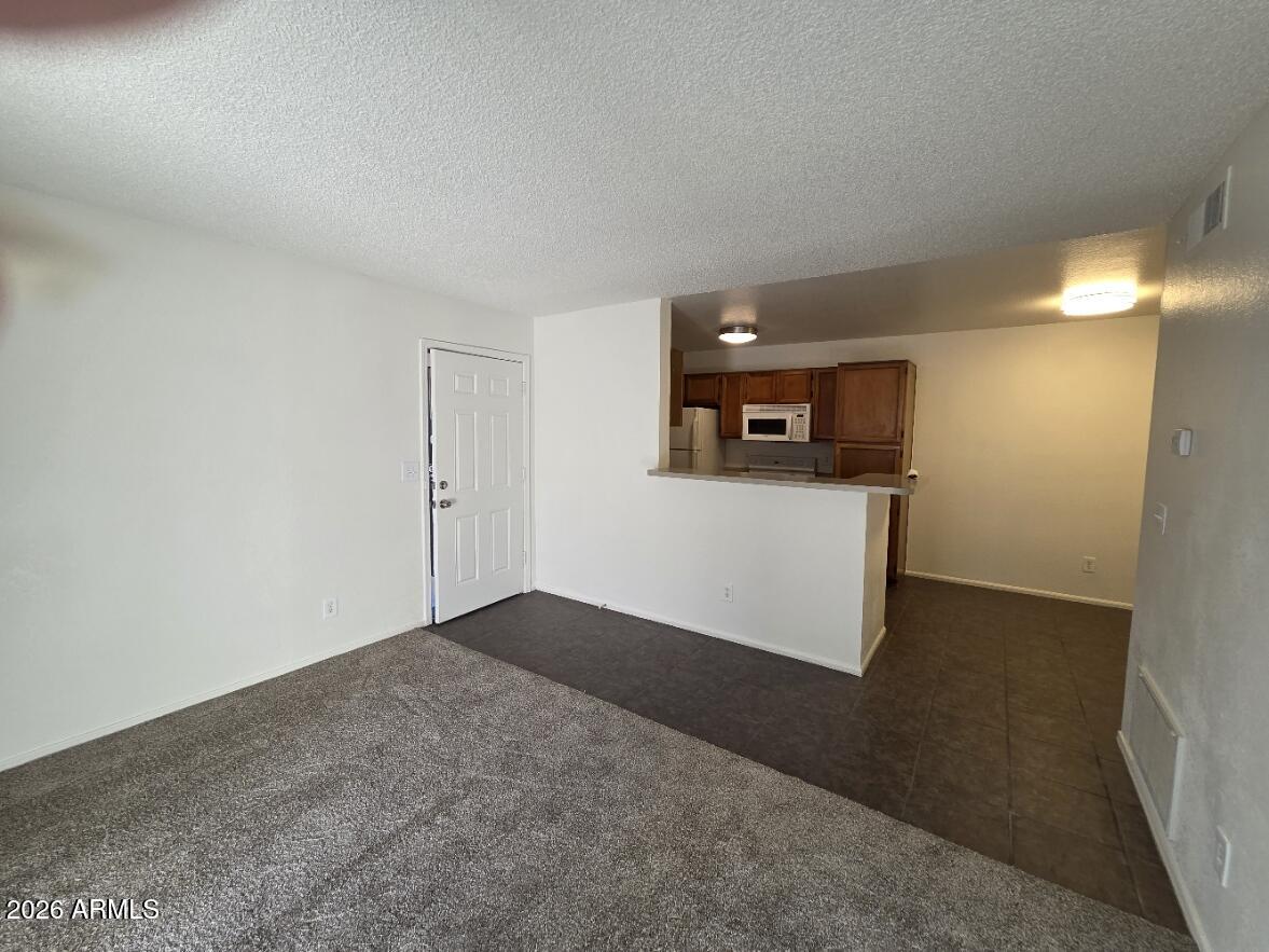 623 West Guadalupe Road, Unit 130 Mesa, AZ 85210 - Photo 5 of 29 open great room