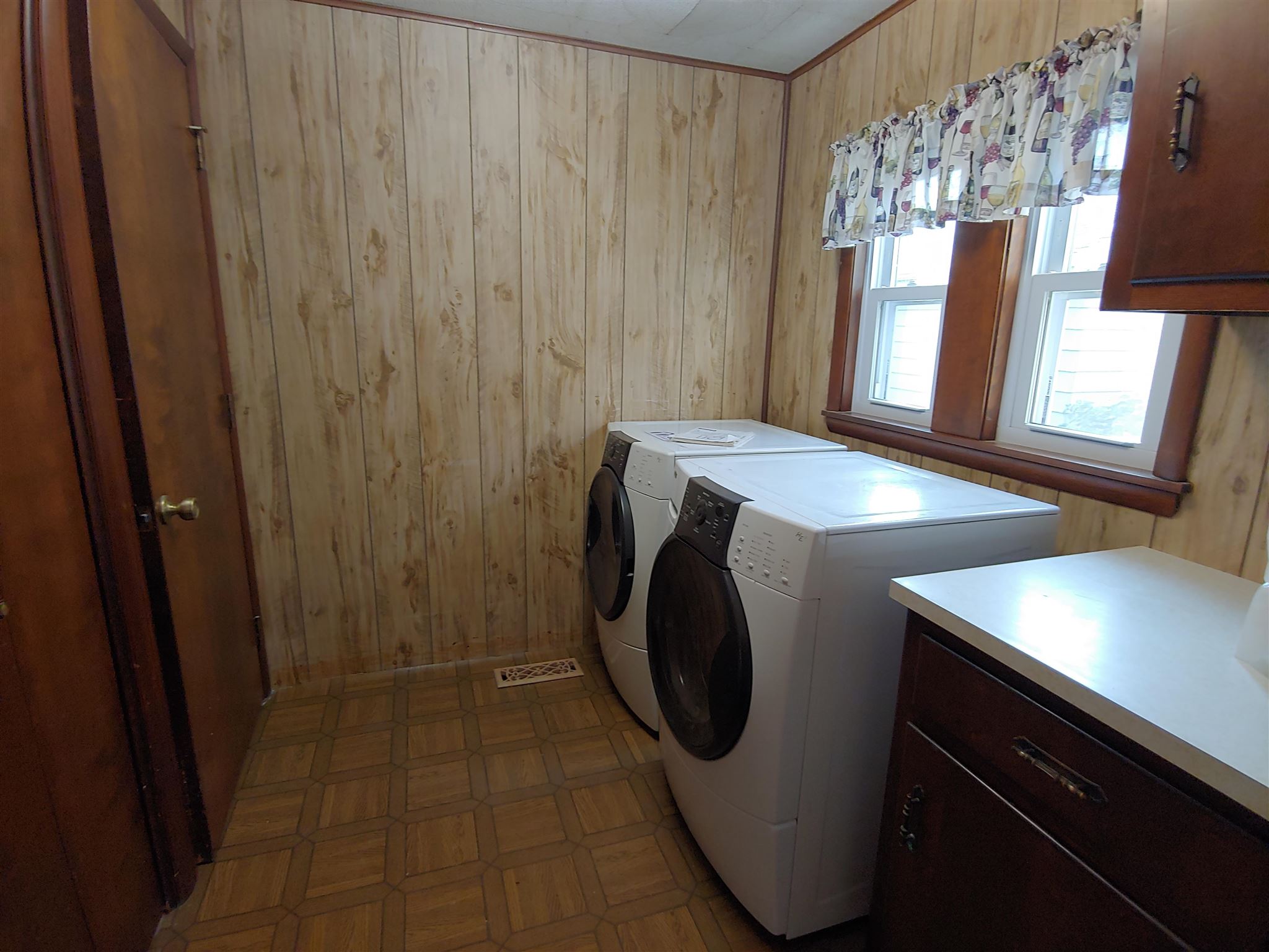 230 South 4th Street Decatur, IN 46733 - Photo 7 of 21