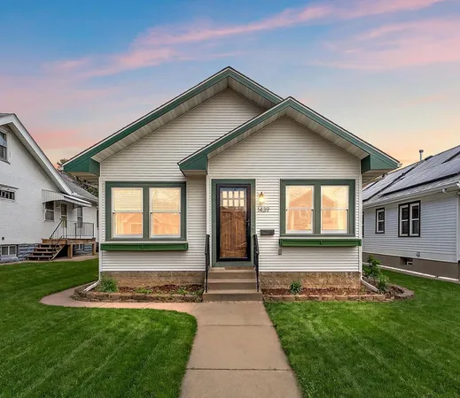 $390,000 | 1439 Juliet Avenue, St. Paul, MN 55105